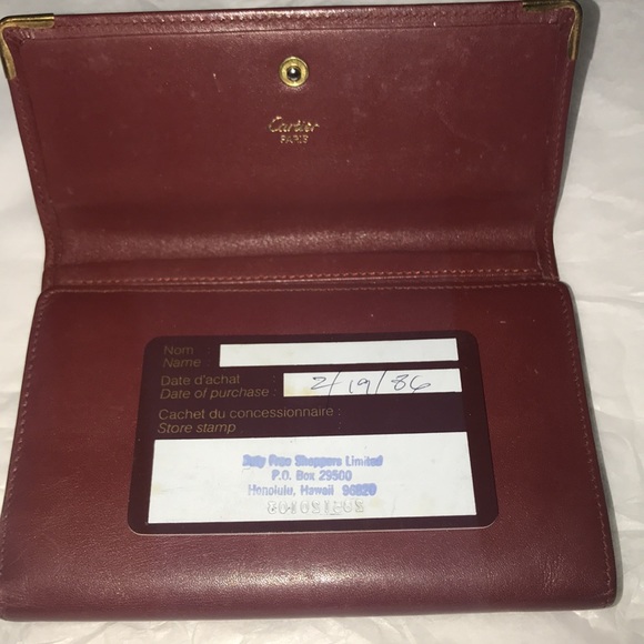 Host Pick!🌟AUTHENTIC CARTIER BIFOLD KISSLOCK WALLET - Picture 3 of 15